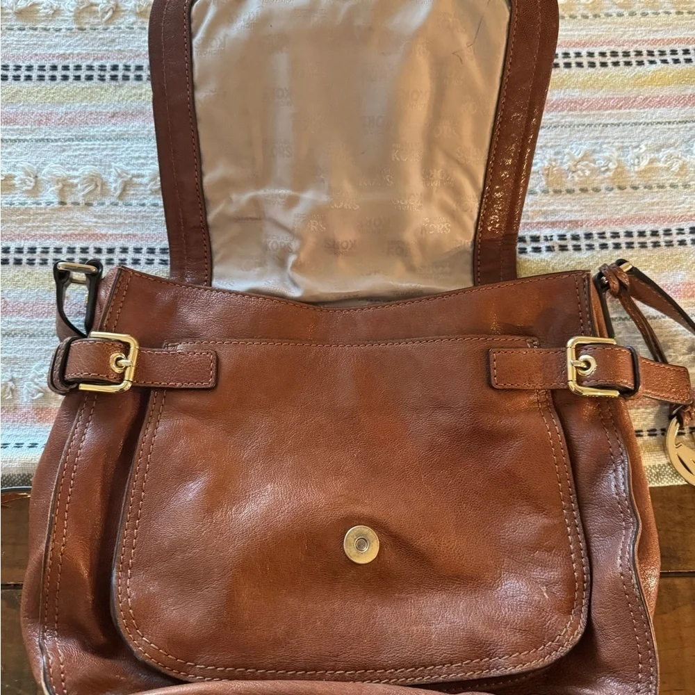 Michael Kors Naomi Brown Glazed Leather Gold Zipper Trim Crossbody Bag Shoulder